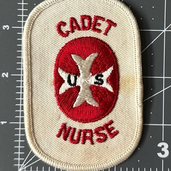 WW2 US Army Cadet Nurse Corps Patch - #1300 - Picture 1 of 2
